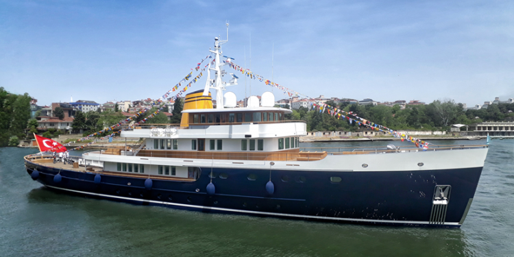 TURQUOİSE YACHTS, YENİ KEŞİF YATI BLUE II’Yİ SUYLA İNDİRDİ