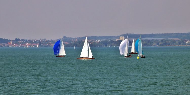 DENİZCİ KADINLAR ”BARIŞA YELKEN” AÇIYOR
