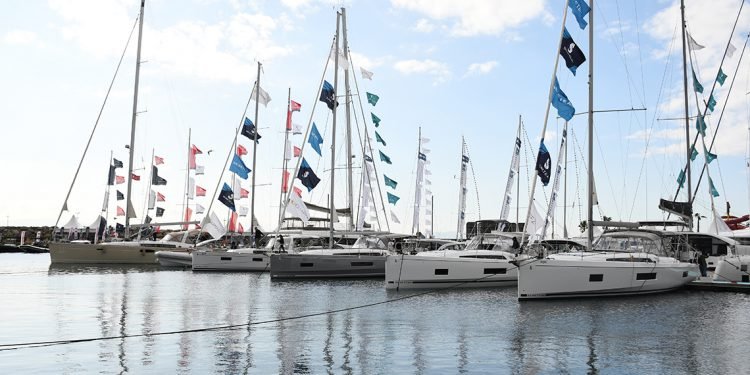 BOAT SHOW TUZLA KAPILARINI AÇTI