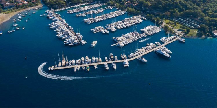 D MARİN’İN 3 MARİNASINDA BU YIL DA MAVİ BAYRAK DALGALANACAK