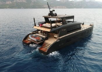 VisionF, 25m VisionF 80 BLCK Katamaranın Görüntülerini Paylaştı