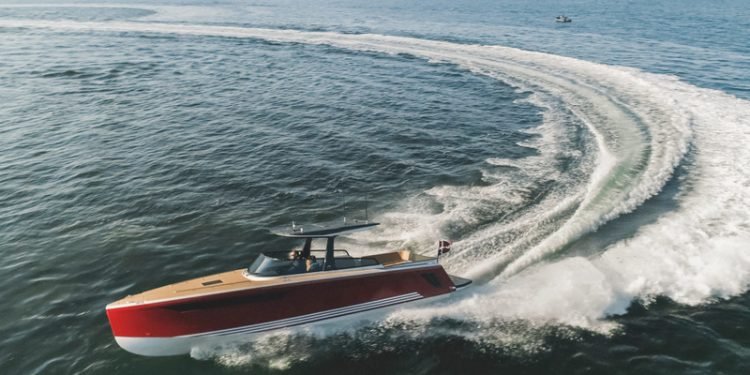 X-POWER 33C, 2024 YILININ MOTORBOTU ÖDÜLÜNE ADAY GÖSTERİLDİ