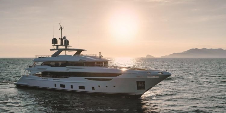 Benetti, Diamond 44M M/Y Papa Joe’yu suya indirdi