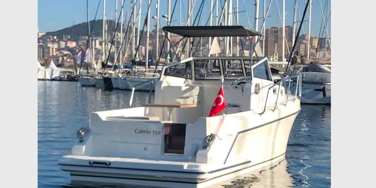 Senamare signature in boat manufacturing