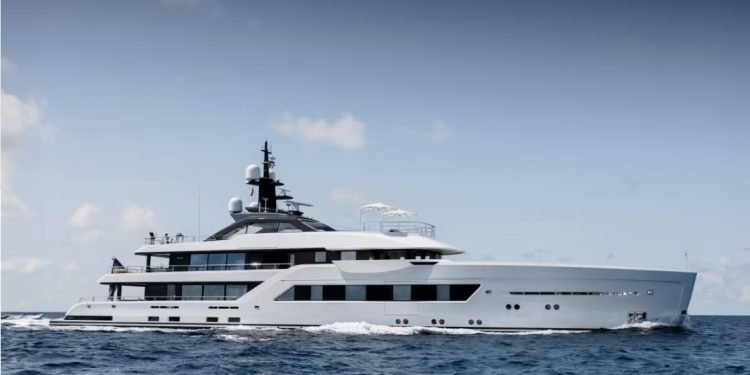 Amels 60 Entourage wins award at WSA 2024