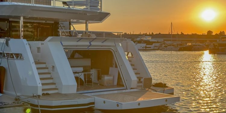 Deniz Üstünde Yepyeni Bir Deneyim: HKTM Folding Beach Club