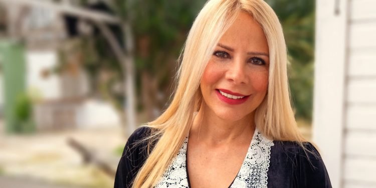 Deniz Kızı’nın Denizaltı Günlüğü ve Suyun Altındaki Hafıza Defteri & Melike Esra KARAYEL